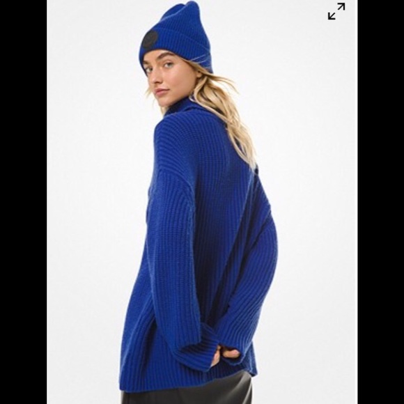 $155 Retail Michael Kors sweater - Picture 5 of 8